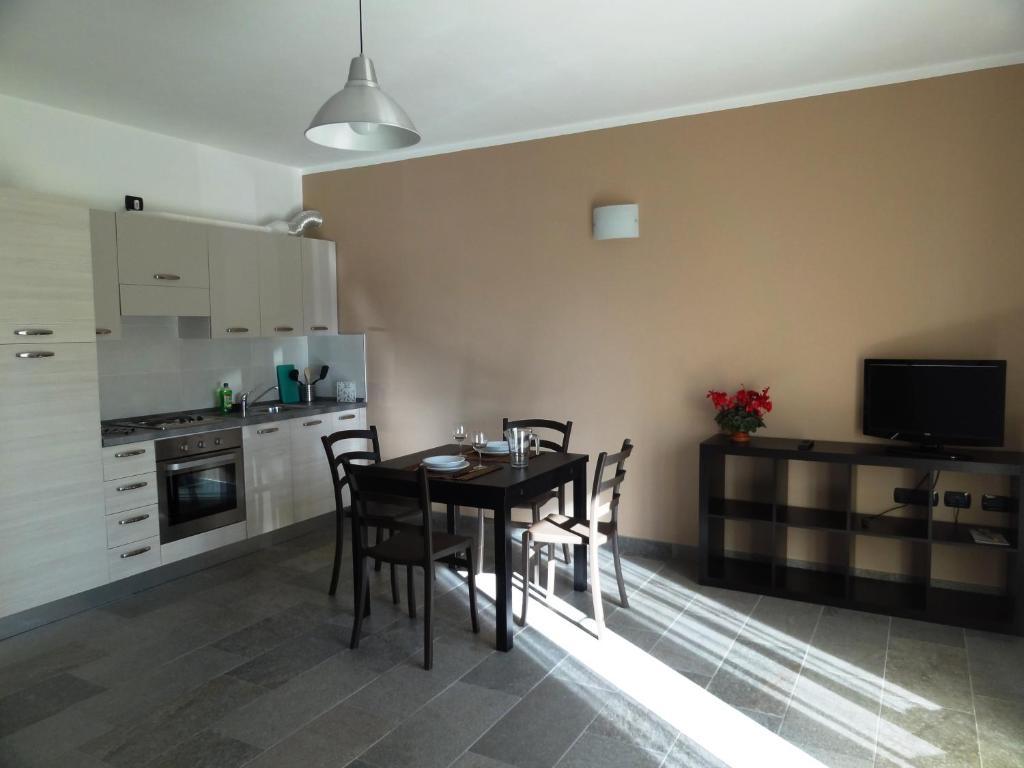 Helianthus Residence Cannero Riviera Bilik gambar